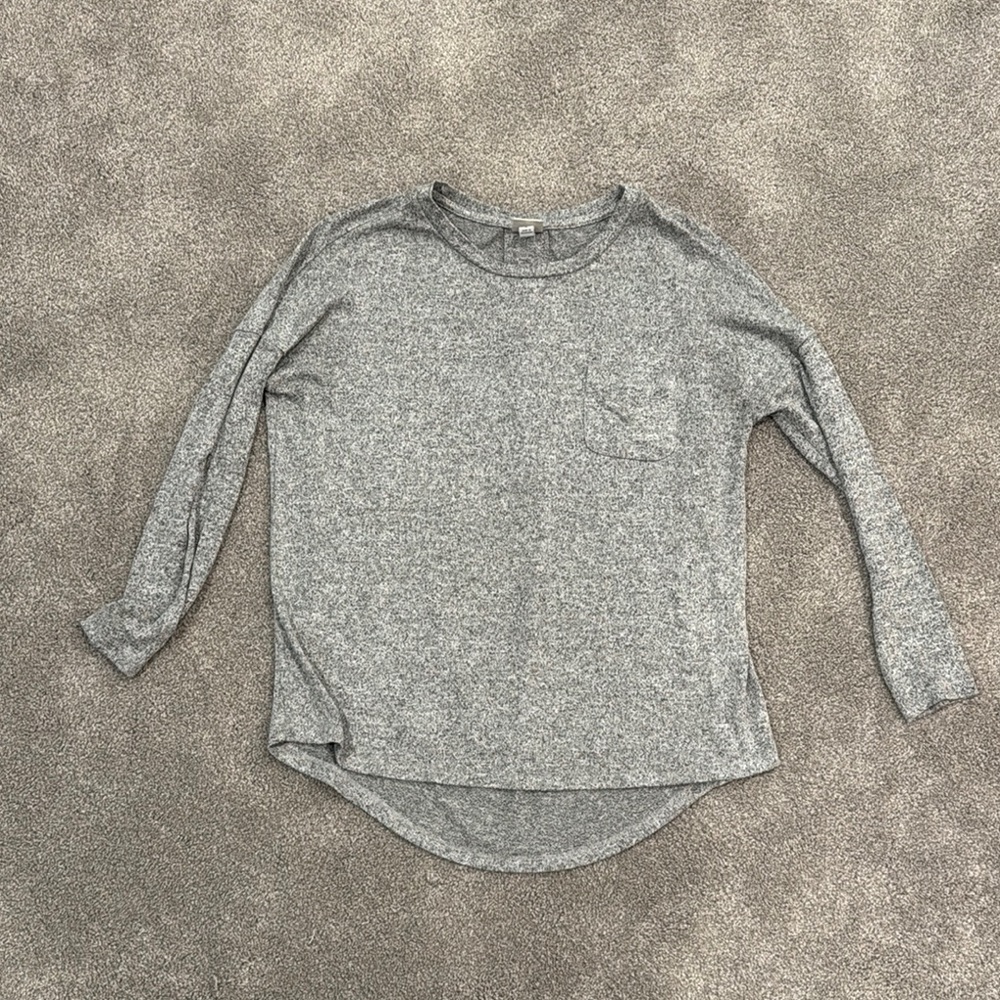 Women’s Gray Long Sleeve Top